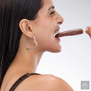 Pendientes de aro finos de plata PRAO Aros elegantes que abrazan el corazón - Product Image 2