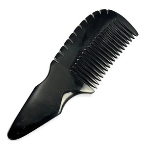 Nouvelle conception Peigne en corne fait main de luxe anti-frisottis Démêloir pour cheveux Peigne coiffant en corne de buffle naturelle - Product Image 1