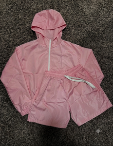 Ensemble de survêtement rose à capuche pour femme, léger en polyester, décontracté, avec short, couleur unie, fermeture éclair, coupe ample - Product Image 1