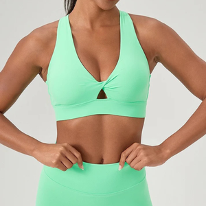 Sujetador deportivo verde menta con espalda cruzada, de alto soporte, para yoga, color liso, con logo frontal, ropa deportiva para mujer, decoración de malla sin costuras - Product Image 2