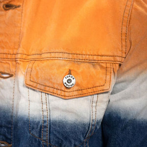 Chaqueta de mezclilla japonesa premium selvedge, de índigo crudo, de alta resistencia, al por mayor, con botones metálicos personalizados. - Product Image 3