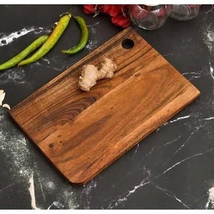 Tabla de Cortar de Madera Duradera, Versátil y Ecológica para Cocinas Modernas - para Preparar, Rebanar y Servir - Product Image 4