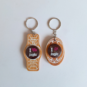 Porte-clés en bois artisanal indonésien, je aime Jogja, souvenir traditionnel, porte-clés en bois, porte-clés, cadeau culturel touristique - Product Image 1