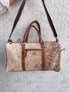 Bolsa de Viaje Unisex de Cuero Vacuno de Diseño Único con Estampados de Animales, de Alta Calidad, Gran Capacidad, Multifuncional y Hecha a Mano - Product Image 2