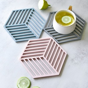 แผ่นรองแก้วน้ำชาสำหรับใช้ในบ้าน ทำจากไม้เอ็มดีเอฟ พร้อมพิมพ์ลายตามสั่ง ป้องกันความร้อน ใช้สำหรับวางหม้อ ชาม จาน บนโต๊ะอาหาร - Product Image 2