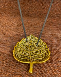 Soporte de barra de incienso natural chapado en oro con forma de hoja para decoración del hogar hecho a mano para regalos y decoración de deshierbe - Product Image 3