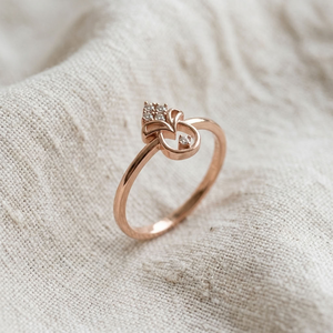 Bague ouverte classique en or rose pour femme, style minimaliste géométrique avec accent de diamant, certifiée IGI - Product Image 4
