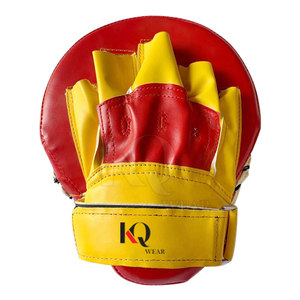 High Quality Leather Curved <b>Focus</b> <b>Pads</b> with Adjustable Wrist Strap and Breathable Inner Lining for Coaches - Product Image 2