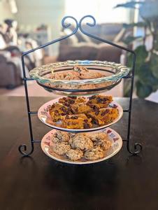 Support décoratif en fer idéal pour la présentation d'assiettes en céramique dans les maisons, les bureaux et les restaurants - Product Image 5