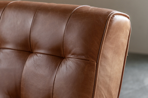 Sillón Artesanal de Estilo Moderno de Mediados de Siglo en Cuero de Primera Calidad Color Bronceado con Estructura de Madera Maciza - Product Image 6