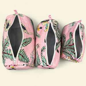 ชุดกระเป๋าเครื่องสำอางแบบควิลท์ 3 ชิ้น กันน้ำ ลายดอกไม้ป่า ผ้าฝ้าย สำหรับจัดเก็บเครื่องสำอางเดินทาง ขายส่ง - Product Image 2