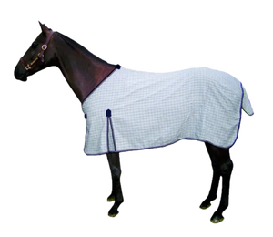 Couverture d'été respirante en coton à col intégral pour chevaux, avec sangles de luxe offrant une couverture complète, durable, confortable et une grande protection de la queue. - Product Image 4