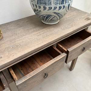 Mesa Consola Grande Antigua Fenella Rústica de Olmo Macizo con Cuatro Cajones para Pasillo, Entrada, Altar, Soporte de Sofá, Sala de Estar Estilo Rústico - Product Image 4