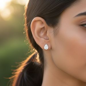 Boucles d'oreilles classiques de luxe à tige en V en or 9 carats avec 1,00 CTW de diamants de culture en forme de poire, certifiées IGI - Product Image 6