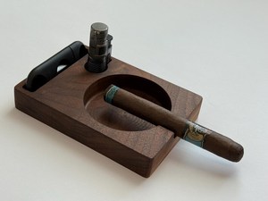 Cenicero de Madera Hecho a Mano, Artículo de Decoración Rústica para el Hogar - Product Image 1