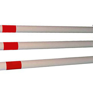 Ensemble de wickets de cricket en bois avec logo personnalisé, comprenant 3 stumps, 2 bails et 1 base, avec votre propre design sur les wickets en bois. - Product Image 5