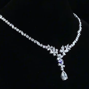 Collier pendentif solitaire en or massif 18 carats certifié IGI, diamant de laboratoire taille poire 5,07 carats F VS1, bijoux de luxe pour femmes - Product Image 2