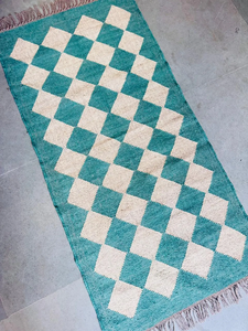 Tapis de couloir en laine et jute bleu sarcelle, motif géométrique à carreaux, style bohème moderne, kilim long, tapis d'entrée à franges, dhurrie, tapis personnalisé - Product Image 3