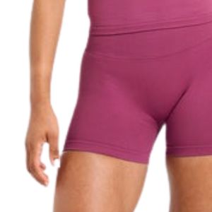 Combinaison-short sans couture pour femme, col licou, sans manches, coupe ajustée, extensible, pour le sport, le yoga et la gym - Product Image 4