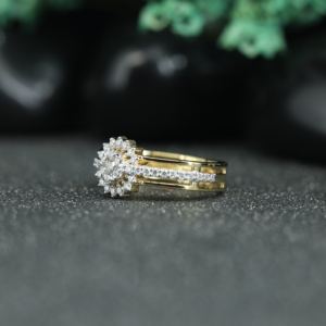 Anillo de Compromiso de Lujo con Halo de Moissanita, Plata de Ley 925, Chapado en Oro |   Anillo de Boda de Doble Banda con Aspecto de Diamante Redondo para Mujer - Product Image 5