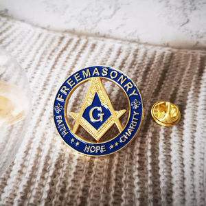 Nouvelles Épingles de Revers 3D en Émail Dur Bleu Maçonnique, Badge Franc-Maçon Espoir Foi Charité, Régalia Cérémonielle Personnalisée Modèle 2026 - Product Image 1