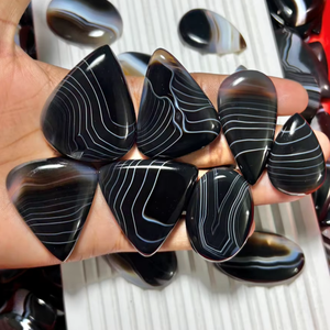 Agate noire rayée 100 % naturelle de haute qualité, pierres précieuses en vrac pour la fabrication de bijoux, formes variées, vente directe en gros - Product Image 3