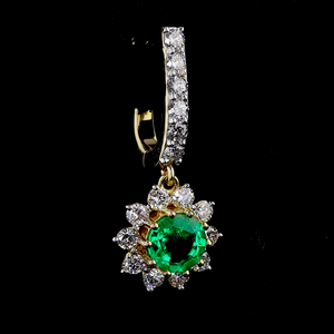 แหวนมรกตเพชรทรงรัศมี ชุบทอง 14K ดีไซน์ดอกไม้คลาสสิก เพชรเพาะเลี้ยงในห้องปฏิบัติการรับรองโดย IGI สำหรับวันครบรอบ - Product Image 3