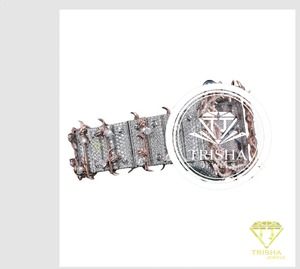 Montre de luxe élégante en or noir et diamants de qualité supérieure, idéale pour les fêtes et mariages, disponible à la vente - Product Image 3