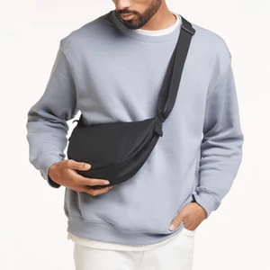 Bolsa de hombro impermeable unisex con logo impreso personalizado, nuevo diseño, disponible para venta en línea. - Product Image 5