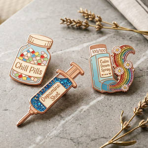 Fournisseur de badges en émail personnalisés avec paillettes - Product Image 2