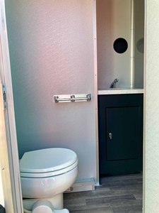 Remolque Portátil con 2 Baños - Product Image 2