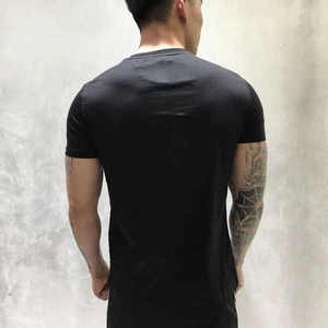 T-shirt en jersey uni noir à manches courtes pour homme, imprimé crâne scintillant, logo personnalisé, coupe ample, col rond, décontracté, 100% coton, respectueux de l'environnement - Product Image 4