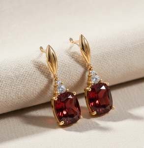 ต่างหูเงินแท้ 925 ประดับโกเมนและเพชร CZ |   รูปไข่ขนาด 10x14 มม. |   ชุบทอง 18K |   เครื่องประดับขนาด 5 นิ้ว |   ของขวัญแบบห้อยสำหรับเธอ - Product Image 2