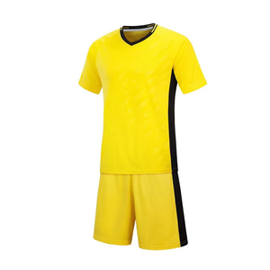 Nouvelle arrivée, maillot de football respirant pour équipe, fabrication en usine, design OEM pour la vente en ligne, uniforme de football pour hommes - Product Image 1