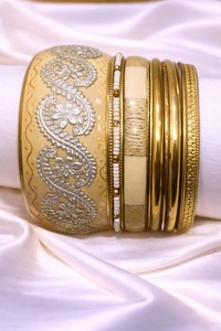 Elegant Natural Wood Resin And Metal <b>Bangles</b> <b>Bracelet</b> For Ladies Stylish Handmade Wholesale Accessories - Product Image 1