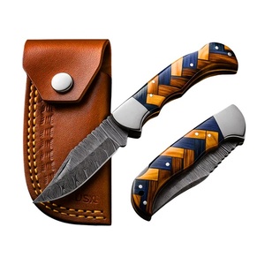Couteau pliant artisanal en acier Damas de A&M Enterprises, manche en bois, haute qualité, multifonctionnel, pour le camping et la chasse - Product Image 1