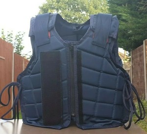 Chaleco de Seguridad para Equitación, Protector Corporal para Mujer, Ajustable, con Cordones Laterales, Acolchado, con Protección Contra Impactos, Estampado a Rayas, Negro - Product Image 4