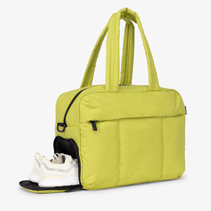 Bolsa de lona acolchada de gran capacidad con compartimento para zapatos con cremallera, asa suave, para viajes, gimnasio y fitness. - Product Image 6