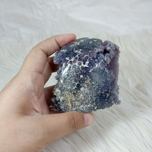 Vente en gros d'agates naturelles en forme de raisin, 5 cm, forme libre, polies pour la guérison et la décoration - Product Image 3