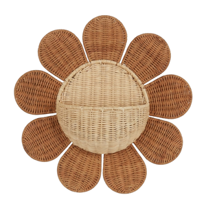 Panier mural suspendu en rotin naturel fait main en forme de pétale de fleur pour la décoration intérieure et le rangement, idéal pour la chambre d'enfant, vente en gros - Product Image 2