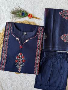 Conjunto de Kurti Azul Marino de Algodón Puro con Estampado a Mano, Dupatta de Algodón Mul y Adornos de Espejo - Product Image 6