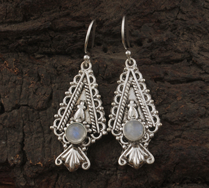 Pendientes Colgantes de Plata de Ley con Piedra Lunar Natural Vintage, Hechos a Mano, Diseño Étnico Clásico para Bodas, Joyería de Moda al por Mayor - Product Image 2