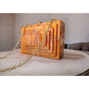 Elegante Bolso de Mano de Resina Ecológica para Damas, Accesorio de Moda con Cristales - Product Image 3