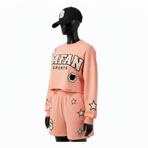 Conjunto de Sudadera y Pantalones Cortos para Mujer, 100% Algodón, Tela de Felpa Cepillada GSM, Cómodo, Color Durazno, Diseño con Logotipo Aplicado - Product Image 4