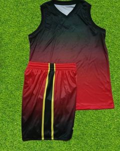 เสื้อบาสเก็ตบอลผู้ใหญ่แบบเรียบสั่งทำขายส่ง ผ้าโพลีเอสเตอร์ 100% เป็นมิตรกับสิ่งแวดล้อม ระบายอากาศได้ดี แบบกลับด้านได้ ไม่มีลาย - Product Image 1