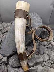 Cuerno Vikingo Único para Beber con Soporte, Hecho a Mano, Duradero, de Alta Calidad, Estilo Feng Shui, Opción de Logotipo Personalizado - Product Image 3