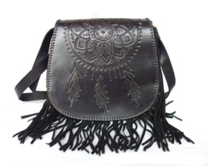 Sac bandoulière bohème en cuir véritable vintage avec motif brodé, franges et fermeture à rabat, sangle unique, été/hiver - Product Image 2