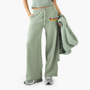 Pantalones anchos de talla grande para mujer, cintura alta, con cordón, ajuste holgado, largo completo, casuales, con estampado de letras verdes y logo en la pierna derecha, 100% algodón. - Product Image 4