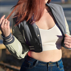 Veste courte universitaire pour femme, style Letterman, gris beige, avec manches en similicuir, vêtement d'extérieur décontracté, mode féminine - Product Image 2