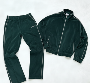 Conjunto de Sudadera con Capucha y Pantalones de Chándal de Terciopelo para Hombre, con Logotipo Personalizado, de Peso Pesado, Oversize, con Cremallera, Remaches y Pedrería, y Bordado - Product Image 5